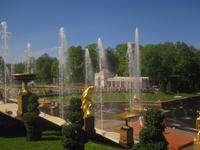 Peterhof Fountain Park tour by car